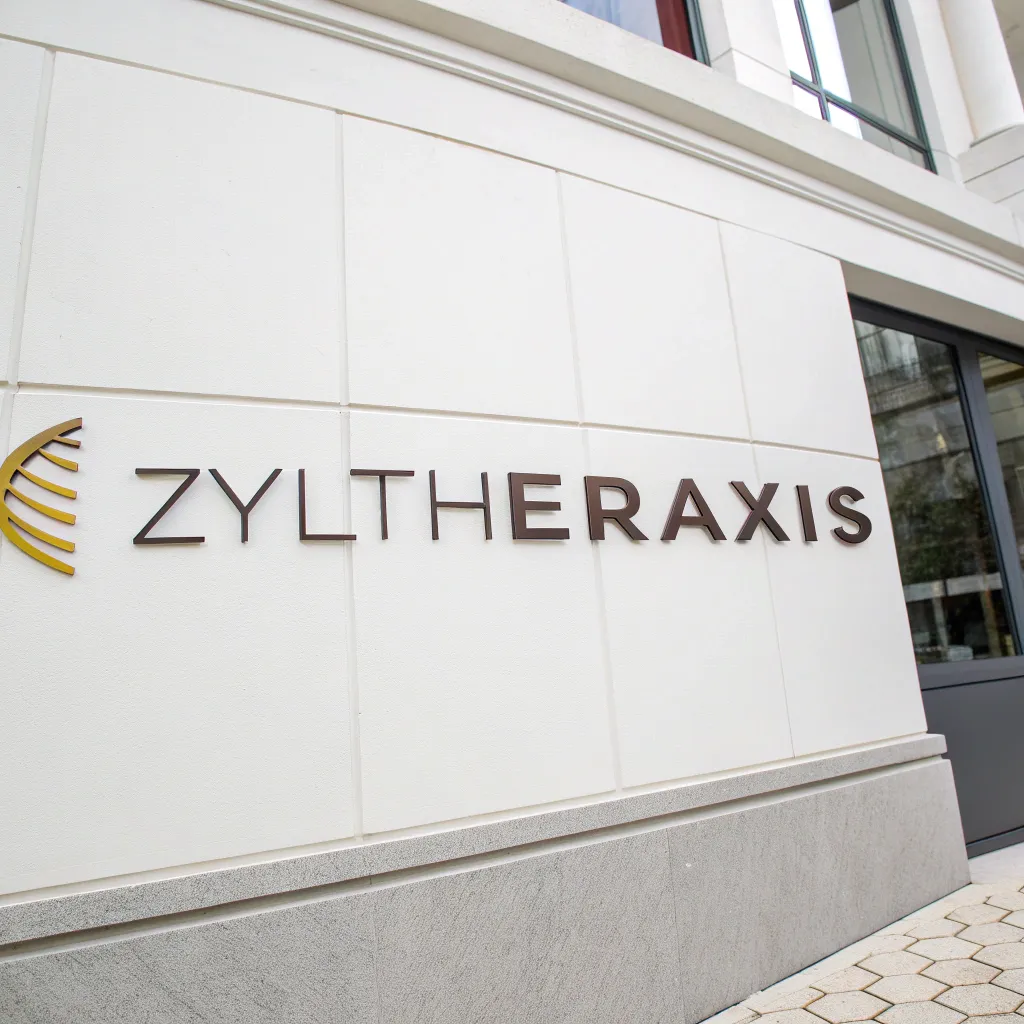 ZYLTHERAXIS Logo